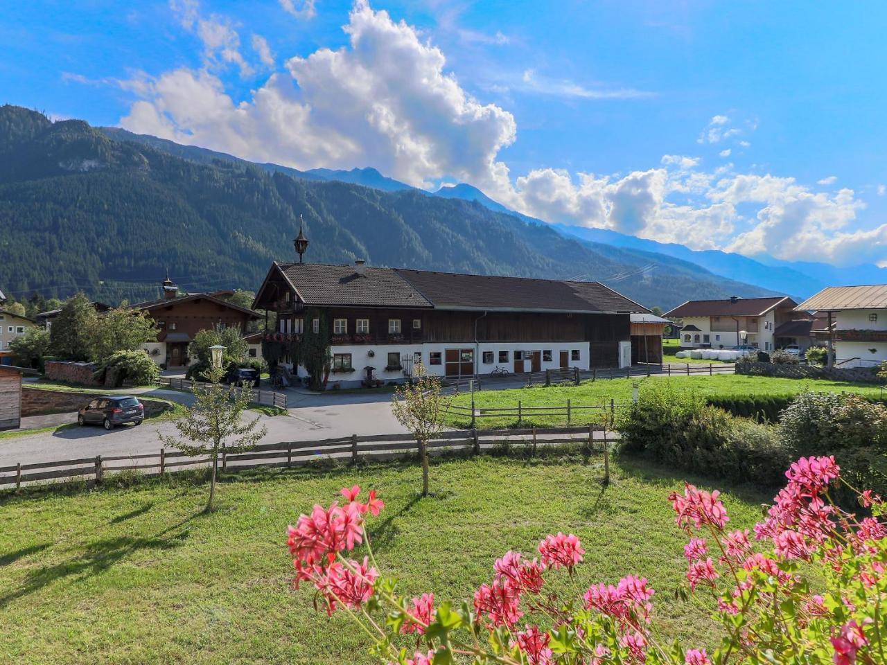 Cozy Apartment In Muehlbach Bramberg am Wildkogel Exterior photo